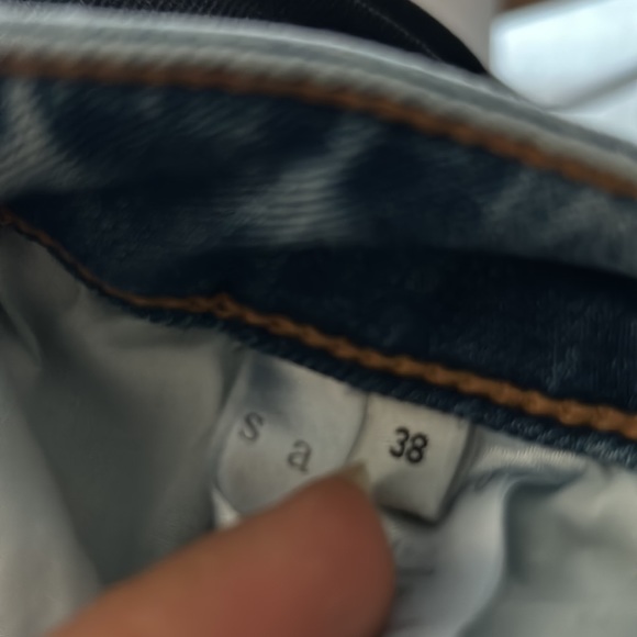 NWOT stylish Designer Sandro Jeans in Size 6 - Picture 4 of 4